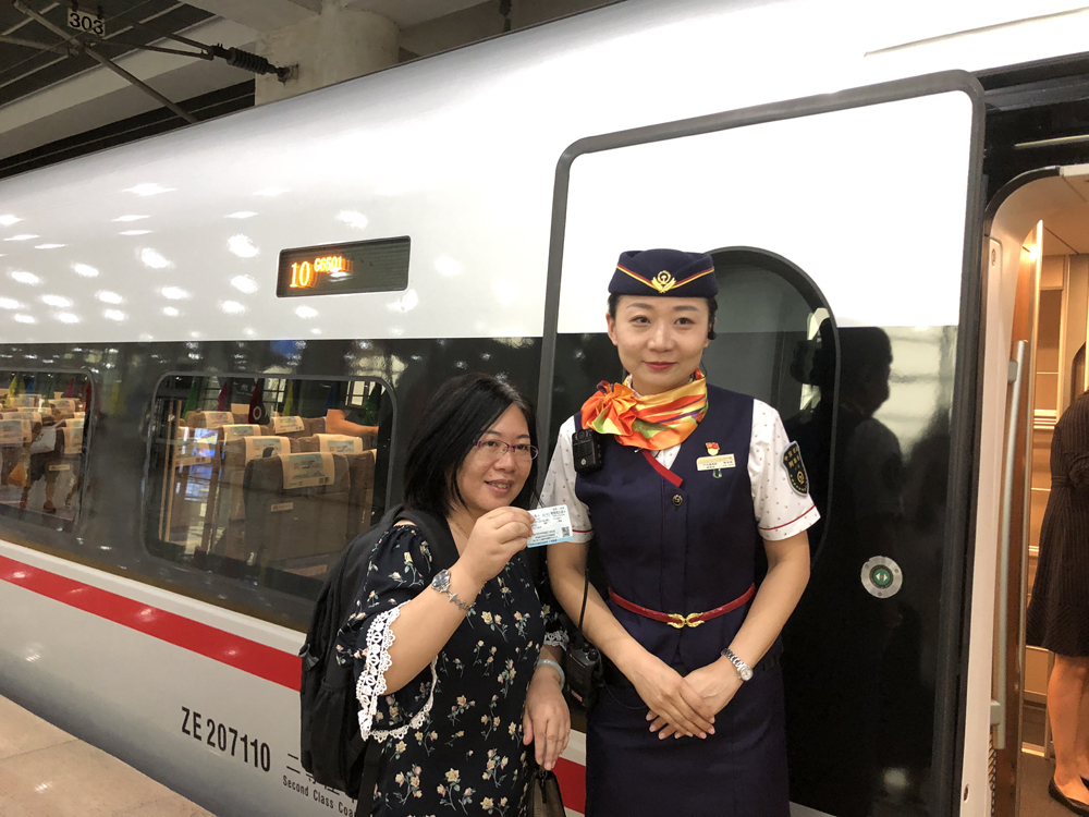 　　圖：廣九直通車乘務員參與廣深港高鐵服務仍需層層選拔  大公報記者方俊明攝