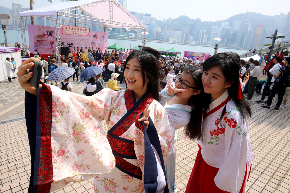 　　圖：筆者深信華服可以成為大灣區潮服