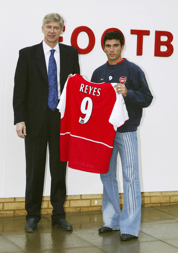 　　圖：雷耶斯（右）曾效力雲加執教的阿仙奴