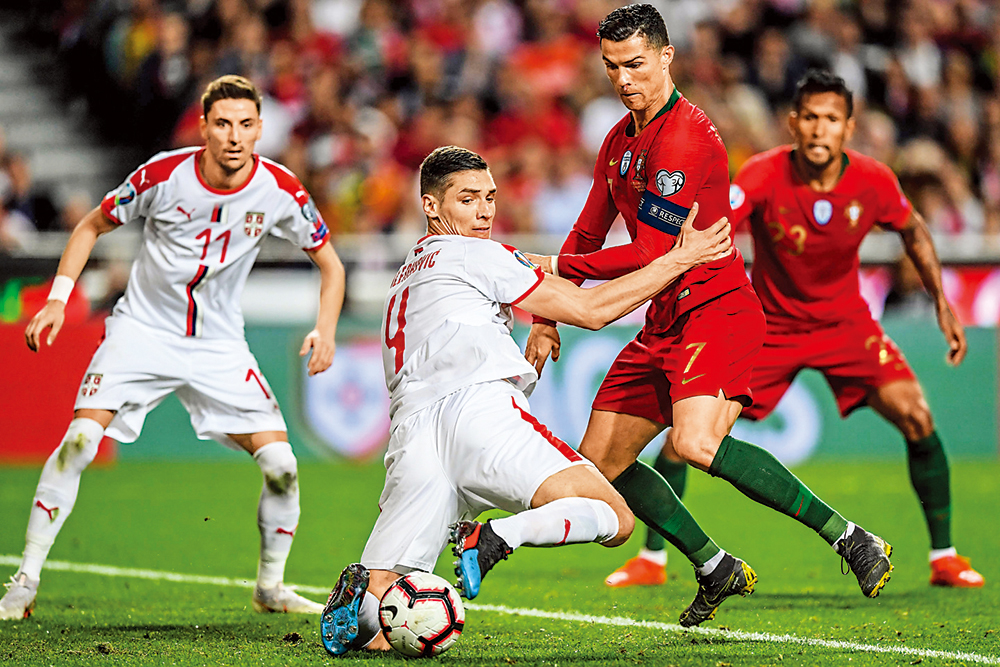 　　圖：C朗（右二）首度參加歐國聯賽事