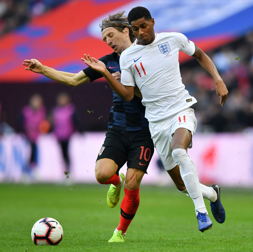 　　圖：英格蘭前鋒拉舒福特（右）