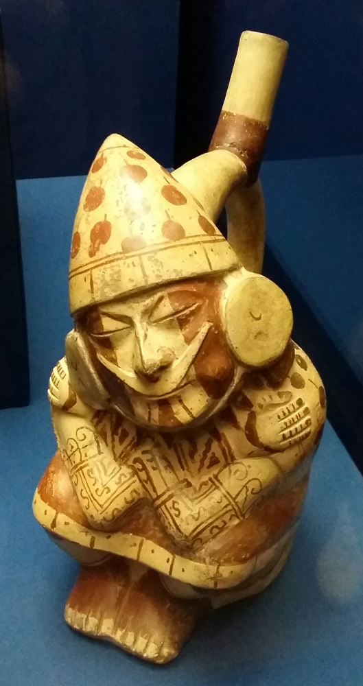 　　圖：一千多年前的秘魯莫切武士壺，巧奪天工\作者供圖