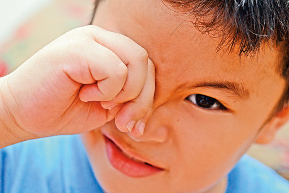 　　圖：孩子捽眼多是眼敏感所致