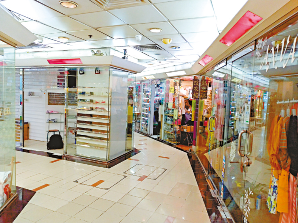 　　圖：萬利廣場改衣店店主吳女士表示，顧客男女都有，但年輕女性比較多