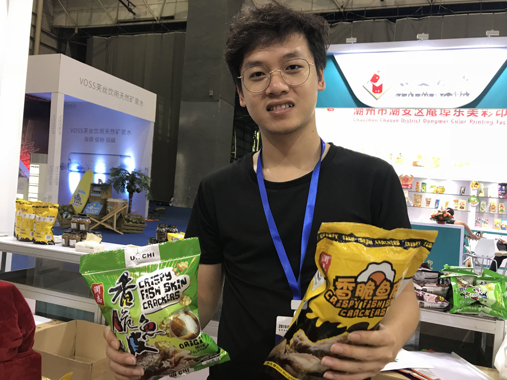 　　圖：香脆魚皮不僅是街邊小食，經過網上口碑推銷，成為一款網紅產品