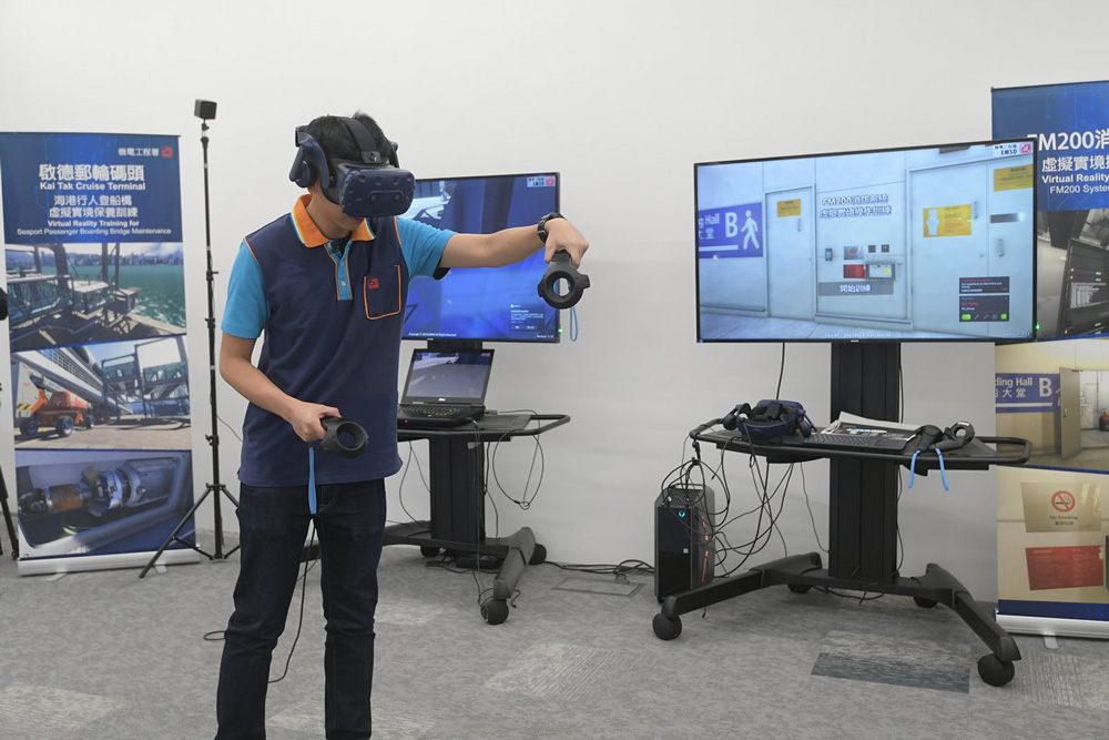 　　圖：機電工程署互動學習中心首度利用虛擬實境科技培訓見習技術員