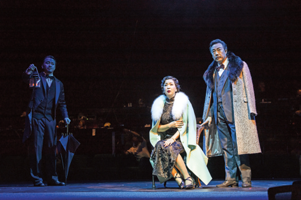 　　圖：顧香蘭（蘇玉華飾）與伯爵看湖卻「看見自己」\Carmen So攝