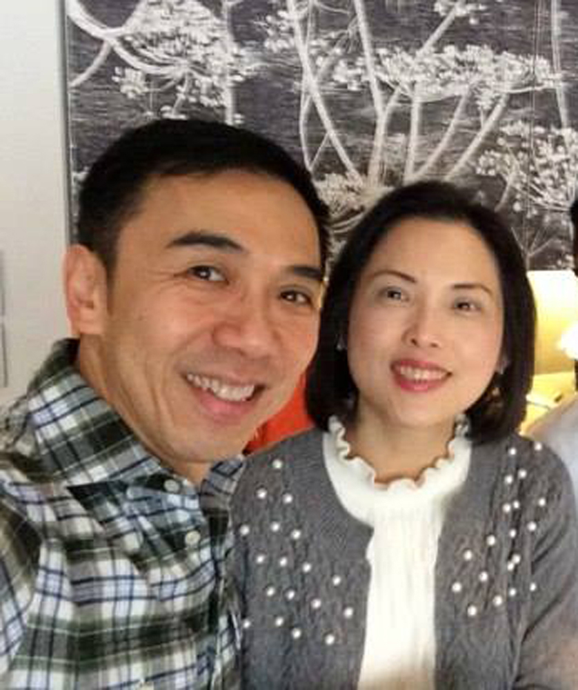 　　圖：馮程淑儀（右）為丈夫撰信求情