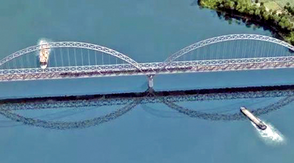 　　圖：洪奇瀝大橋橫跨在寬闊的水道上，亦剛亦柔，如詩如畫\網絡圖片