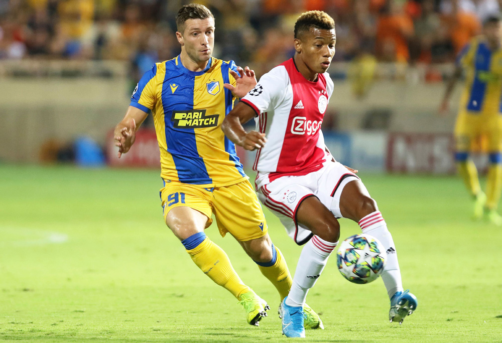 　　圖：阿積士翼鋒大衛拿尼斯（右）