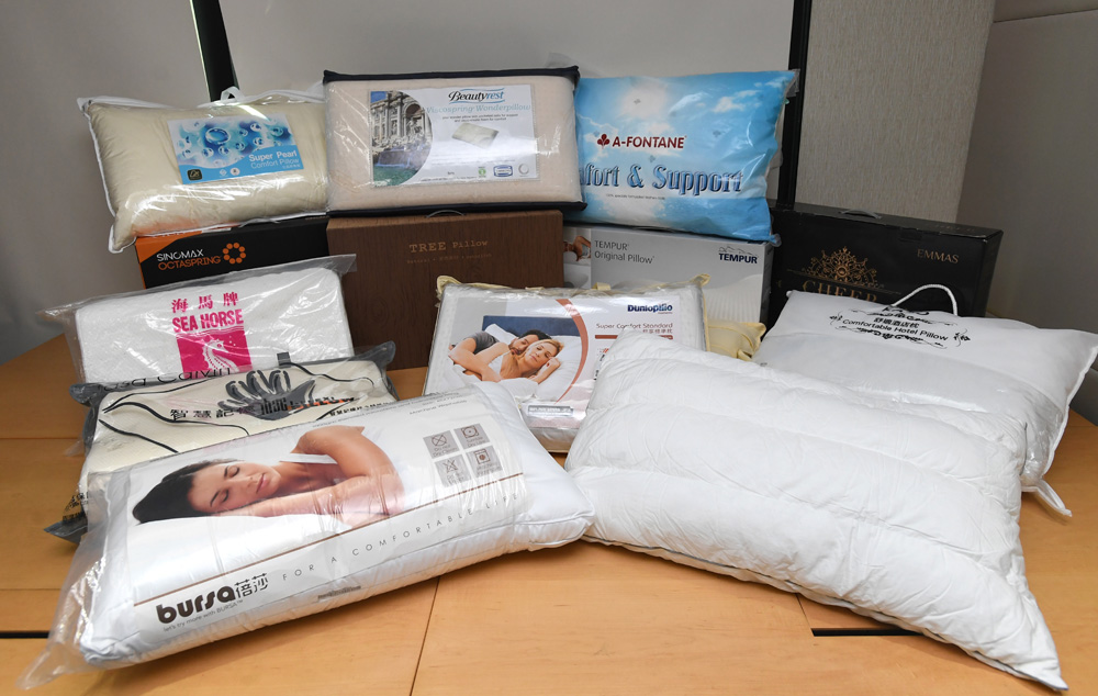 　　圖：消委會將十五款枕頭運往歐洲實驗室作承托表現、耐用程度及舒適度測試