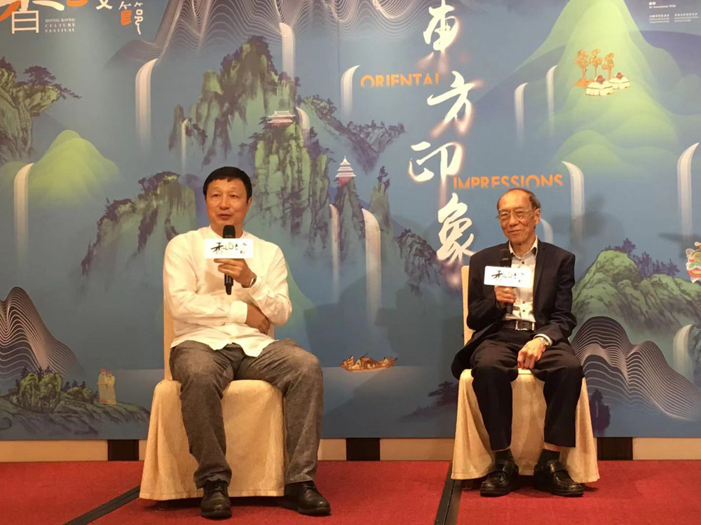 　　圖：趙志軍（左）、王無邪分享內蒙古、韓國濟州島見聞 大公報記者劉毅攝