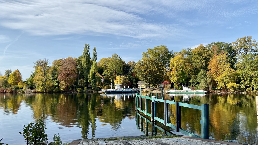　　圖：孔雀島對岸的小碼頭\作者供圖