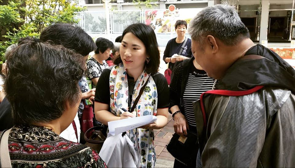 　　圖：民建聯莫繡安堅持「地區工作，就是以人為本」的信念，服務社區