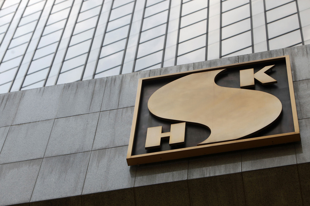 　　圖：新地獨資之下，以四百二十二億元奪得西九龍站大型商業地皮，成為香港歷來成交價最高的地王，堪稱地王之王