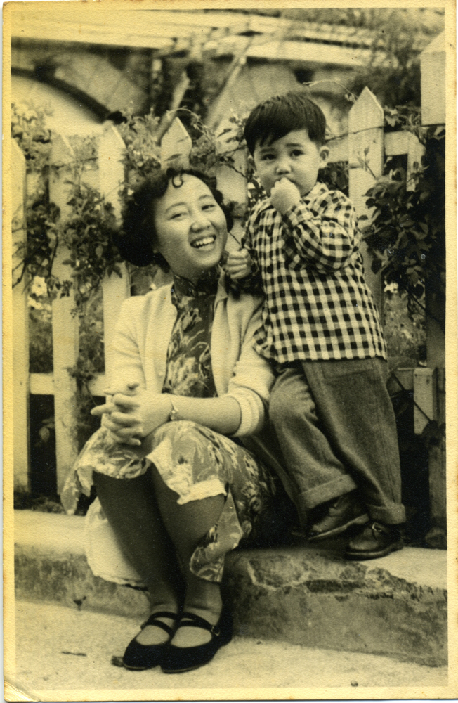 　　圖：黎小田與母親楊莉君\周光蓁供圖