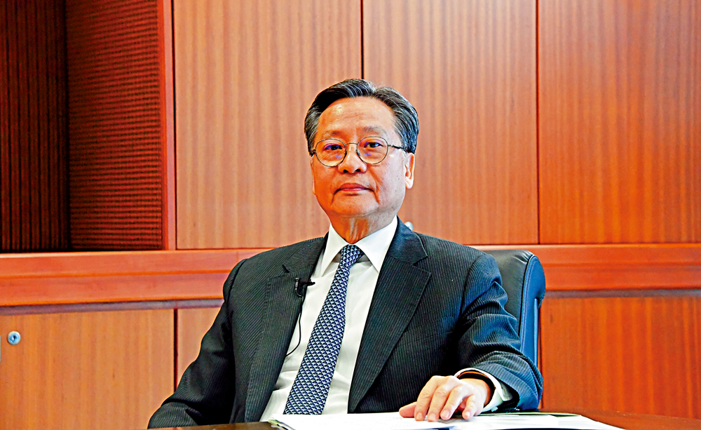 　　圖：澳門特別行政區立法會主席高開賢表示，將盡全力繼續帶領立法會堅定不移貫徹「一國兩制」的方針政策，認真落實《澳門基本法》