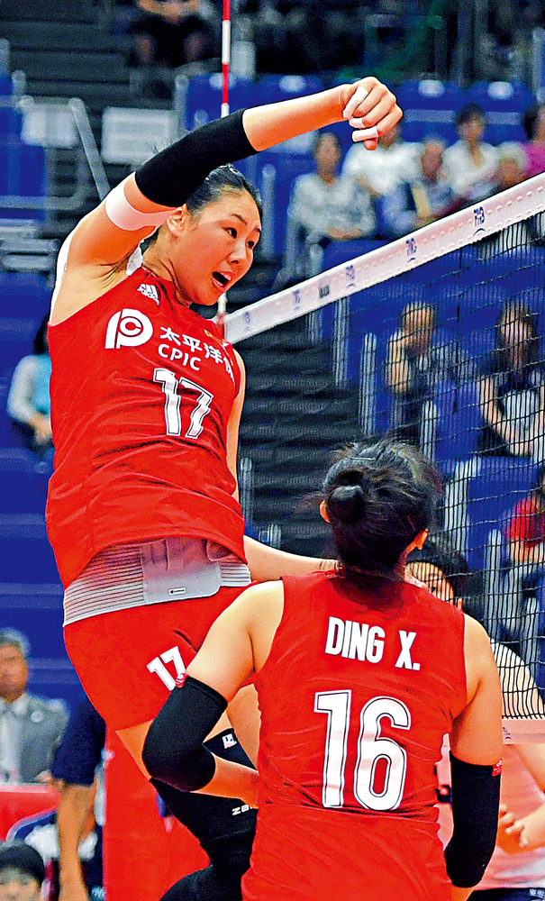 　　圖：顏妮（左）從小夢想進入中國女排
