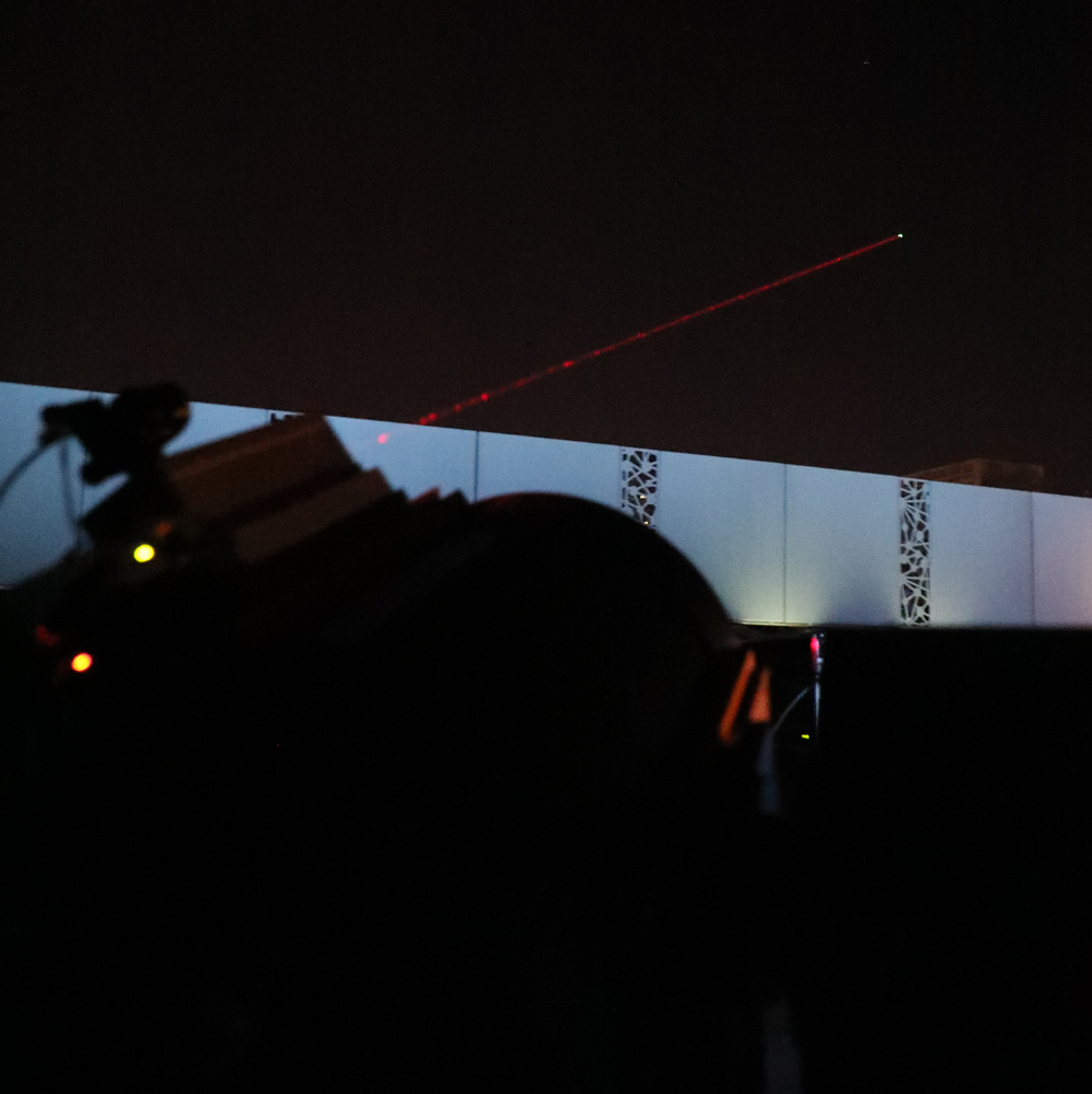 　　圖：小型化量子衛星地面站與「墨子號」首次對接\大公報記者丁春麗攝