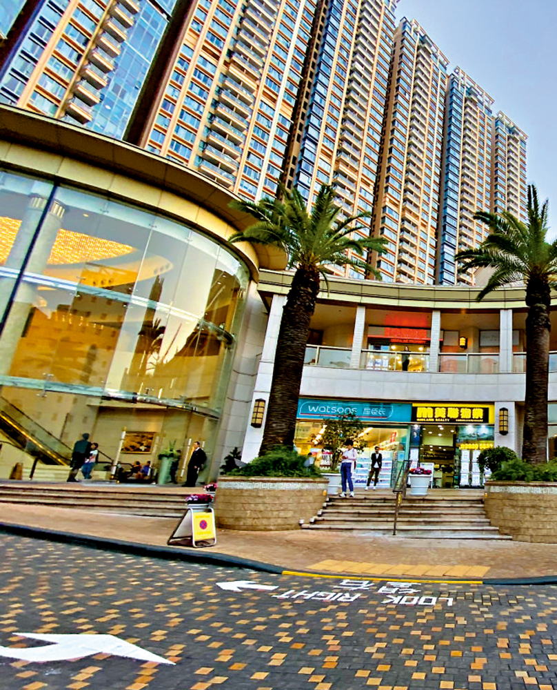 　　圖：御龍山商場總建築樓面約28771方呎