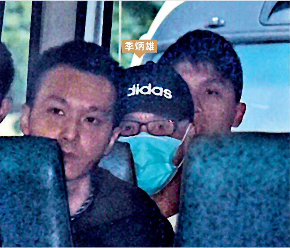 　　圖：押送季炳雄的車隊離開赤柱監獄，車上後座唯一佩戴口罩及鴨舌帽的中年男子相信為季炳雄\中新社