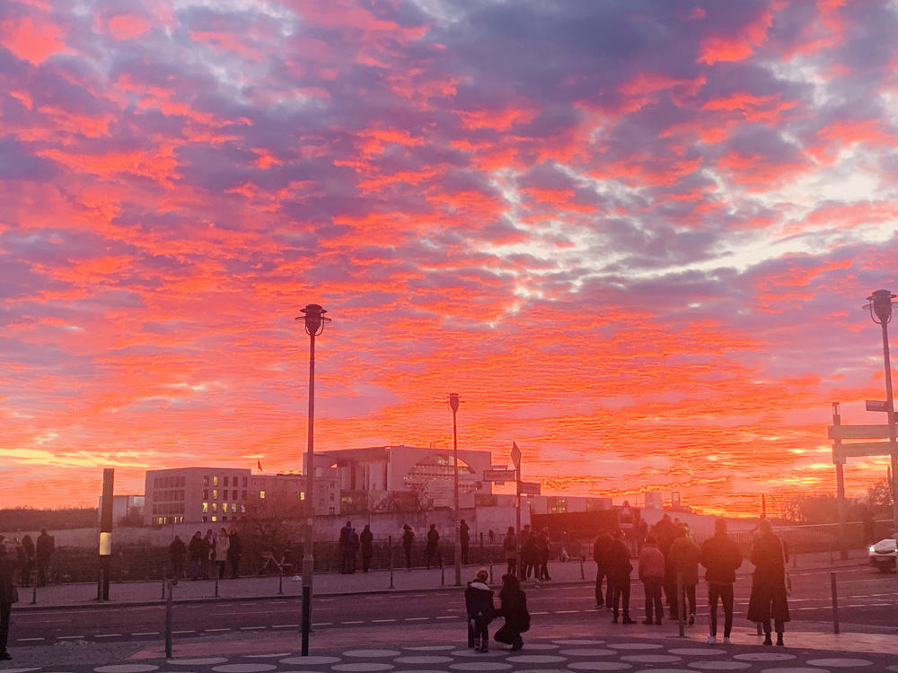 　　圖：柏林的晚霞/何宇靖攝