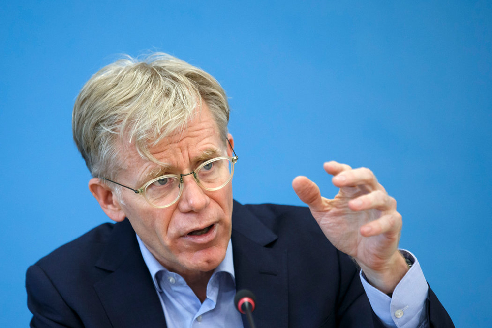 　　圖：世衛專家艾爾沃德反駁美國對華偏見，呼籲西方世界轉變思維方式/美聯社