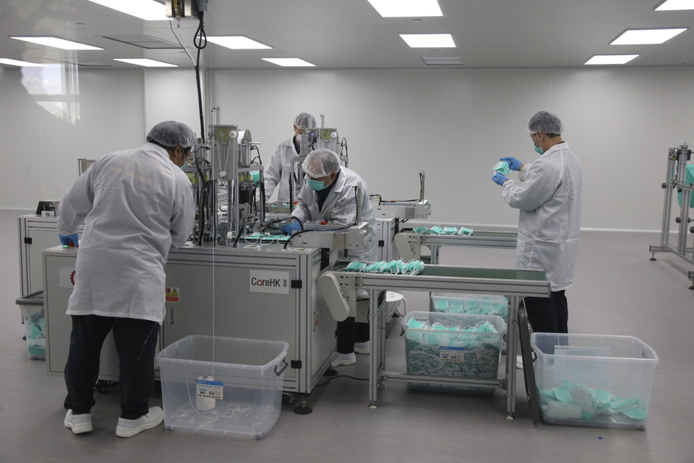 　　圖：「CareHK匯愛口罩廠」佔地約八千呎，生產過程全自動化，廠房已獲ISO無塵空間認證