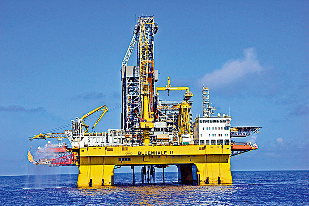 　　圖：中國自然資源部26日宣布，中國海域天然氣水合物第二輪試採日前取得成功並超額完成目標任務。圖為開採平台「藍鯨2號」\網絡圖片