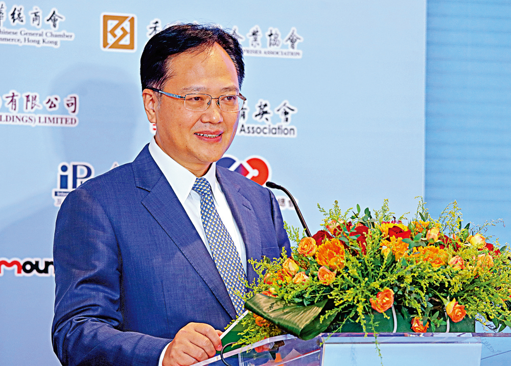 　　圖：陳冬希望各界繼續搭台搭梯，助力更多青年趕上內地電商發展的大潮\大公報記者蕭霖攝