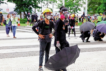 　　圖：去年參與黑暴者中有不少幼稚少年，他們走上迷途，和黃師在校園播「獨」有密切關係