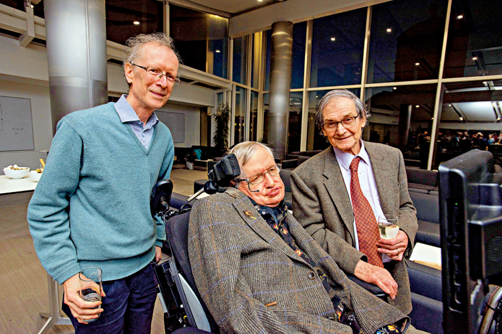 　　圖：彭羅斯（右）和霍金為好友，曾共同發表「奇點定理」\資料圖片