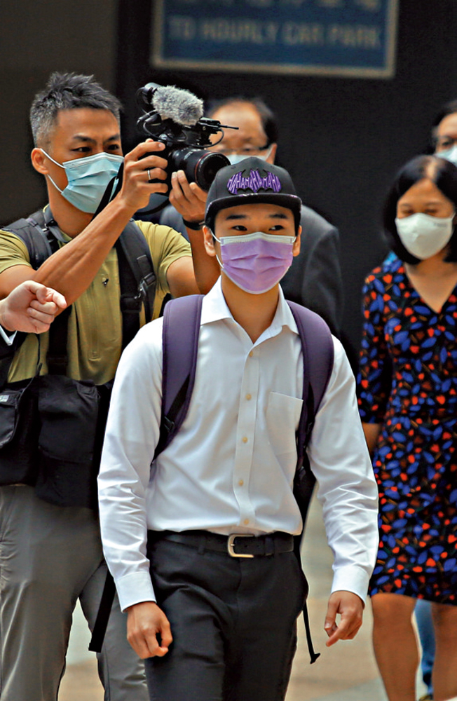 　　圖：曾志健在庭外聲稱，與律師商量後，認為認罪是最好的決定\大公報記者凱楊攝