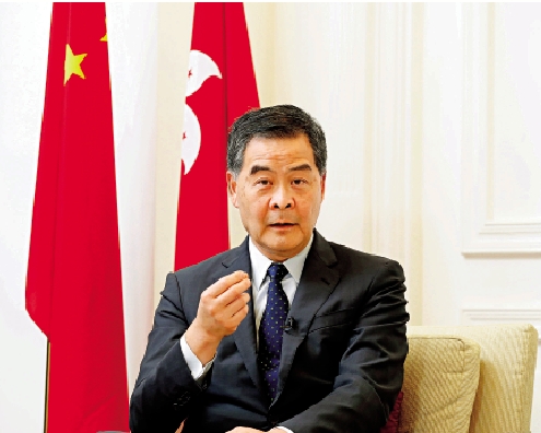 　　圖：梁振英表示，香港和深圳是天造地設的合作夥伴