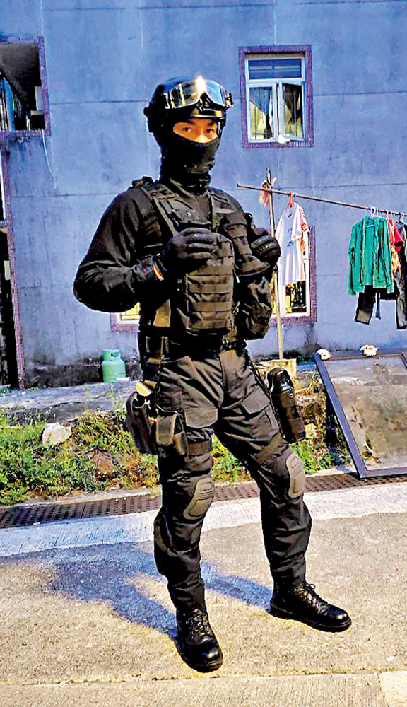 　　圖：楊明在《時代》中飾演「速龍小隊」隊員