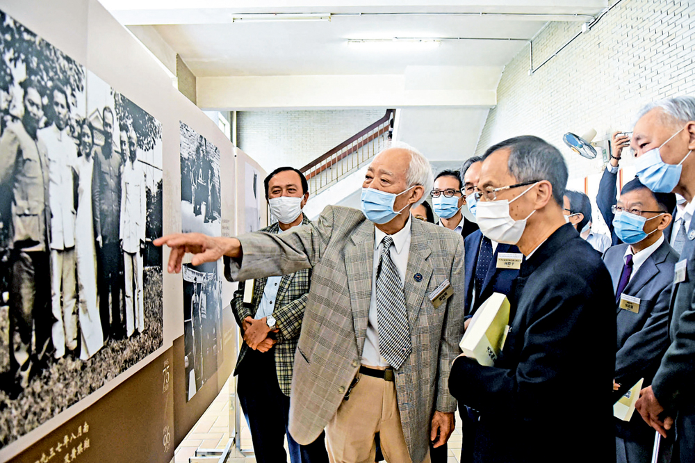 　　圖：《紀念中國人民抗日戰爭勝利75周年暨黃埔軍校建校96周年書畫圖片展》及分享講座活動將以巡迴展覽宣講方式，在香港不同學校舉行\中通社