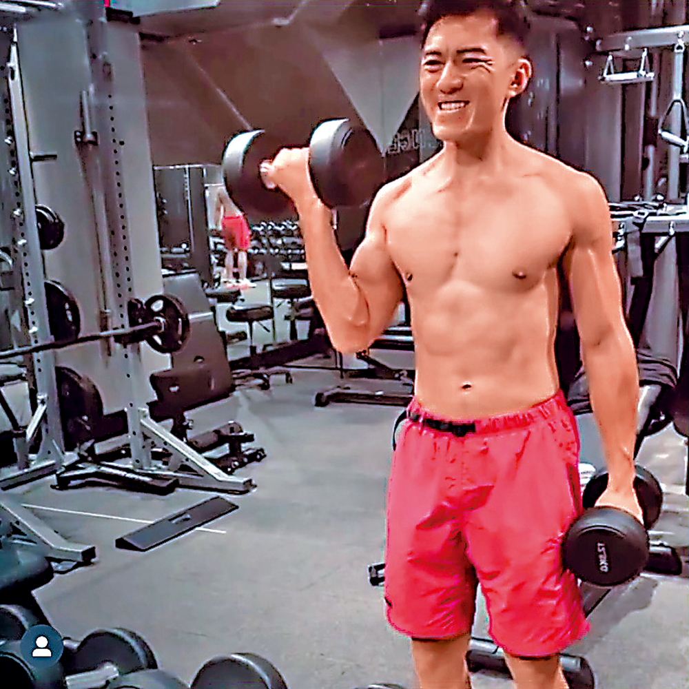 　　圖：袁偉豪操弗身形，準備重新出發