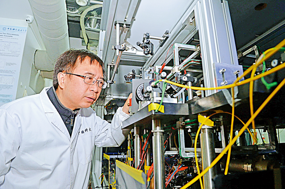 　　圖：中國科學技術大學潘建偉（見圖）研究團隊與中科院上海微系統所、國家並行計算機工程技術研究中心合作構建了「九章」\資料圖片