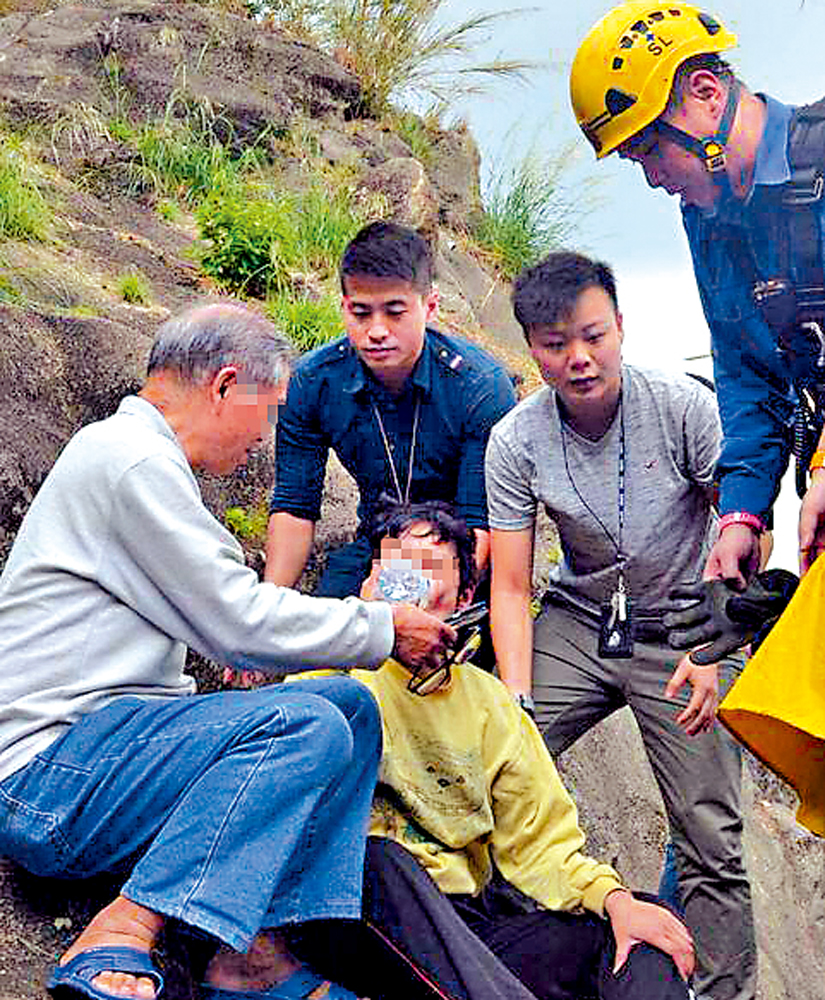　　圖：失蹤人口調查組警員會聯同民安隊及飛行服務隊等一起搜山，尋找失蹤者