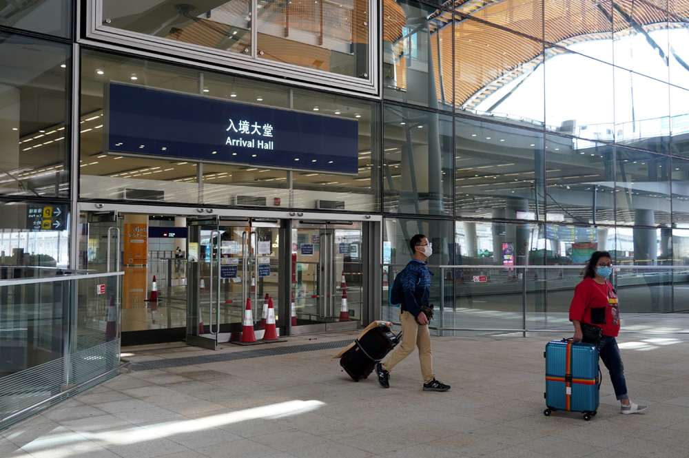 　　圖：近幾天港珠澳大橋港珠方向的出入境旅客每天二百人左右。