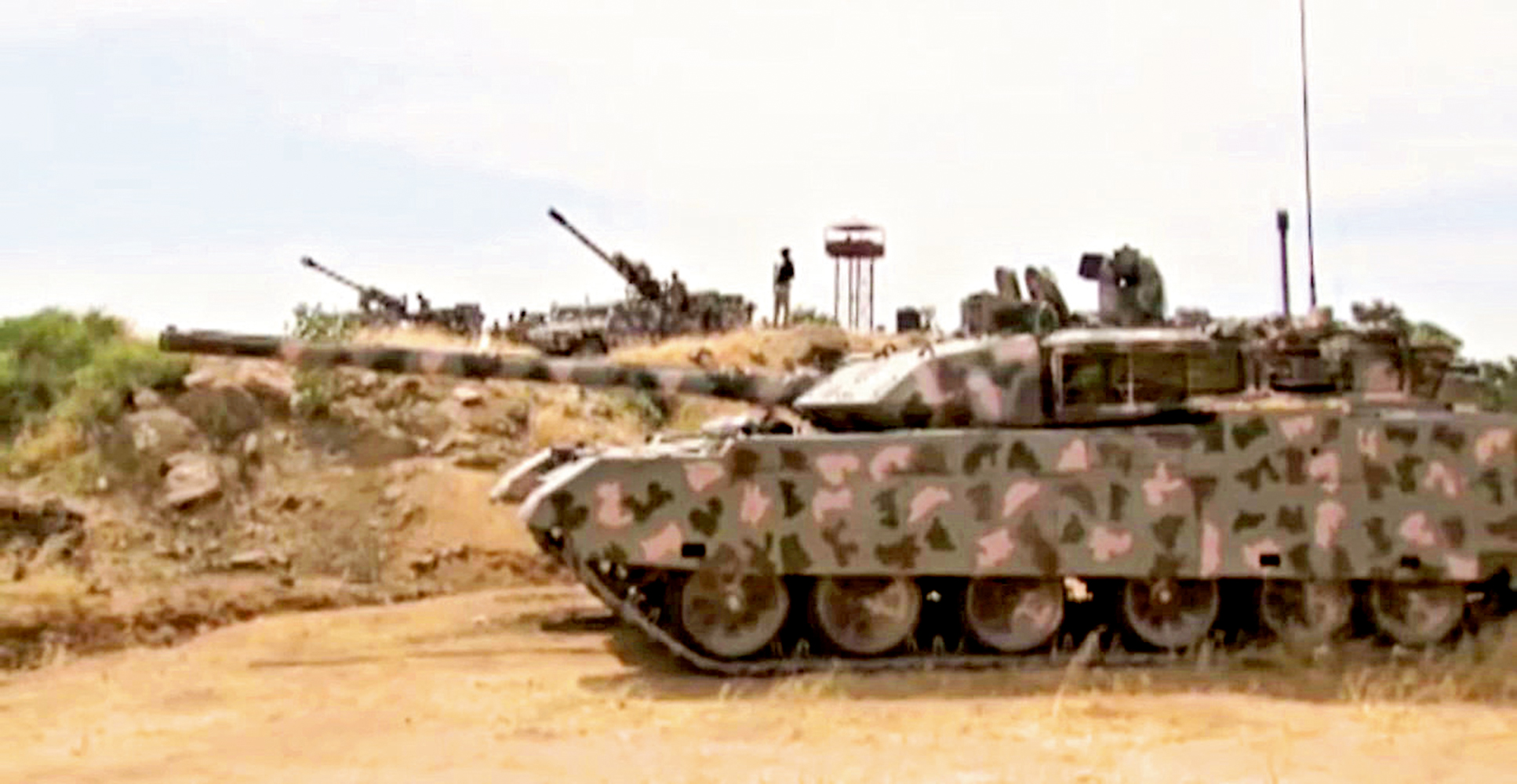 　　圖：VT-4型主戰坦克投入到尼日利亞東北部。\網絡圖片