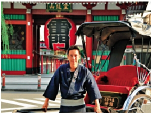 　　圖：日本近年把人力車打造成旅遊項目，年輕帥哥拉車成為賣點。\網上圖片