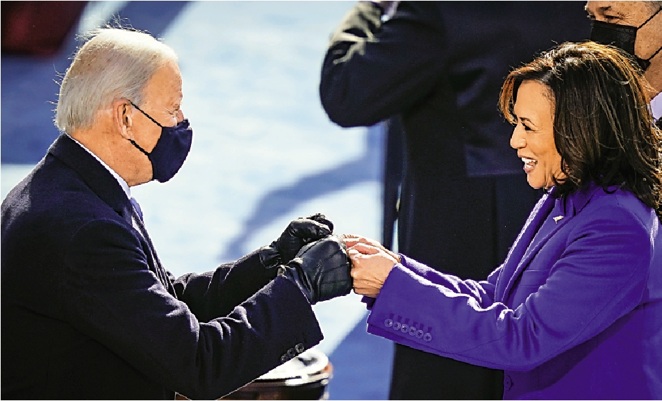 　　圖：拜登（左）─哈里斯政府提出的四個施政議題：抗擊新冠、經濟復甦、種族平等、氣候變化，抗疫和提振經濟將會是拜登政府初期的施政重心。