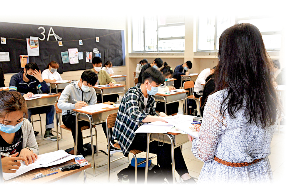 　　圖：通識教材屢爆出被有心人利用，選材偏頗、歪曲事實，家長和市民都擔心對學生造成壞影響。