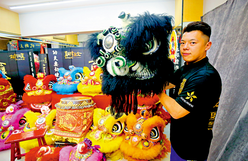 　　圖：經歷疫下春節，夏國璋龍獅團第四代傳人夏敬文直言感到無比壓力，但堅信有危便有機。
