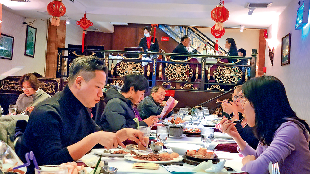 　　圖：太平館的「總理夫人套餐」主打菜式是牛扒，很受食客的青睞。\大公報記者黃寶儀攝