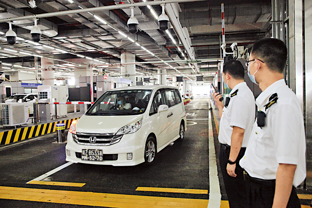 　　圖：港澳單牌車自動識別系統在珠海橫琴啟用。\大公報記者方俊明攝