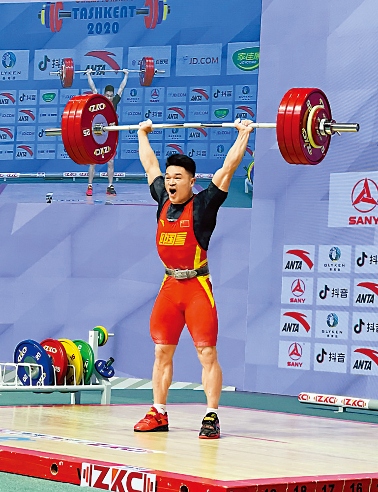 　　圖：石智勇霸氣奪冠。\新華社