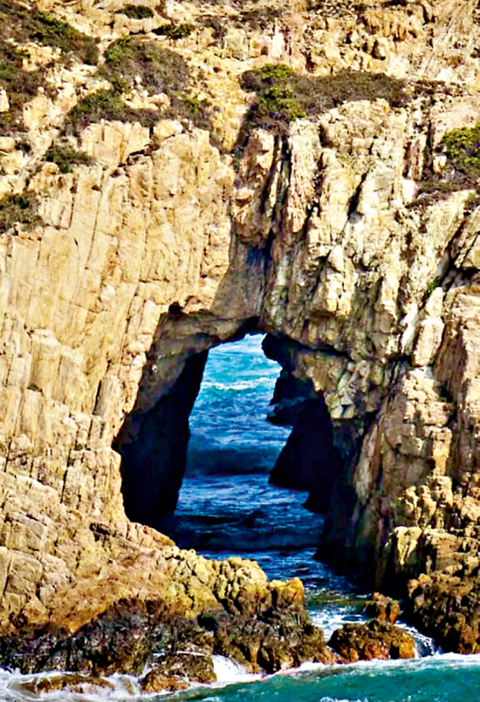 　　圖：木棉洞又稱東角洞，位於西貢白腊灣。\Chensong攝