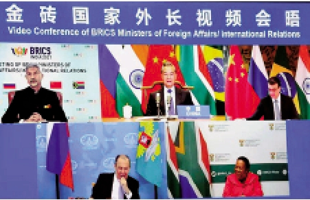 　　圖：6月1日，王毅在貴陽出席金磚國家外長視頻會晤。/中國外交部網站
